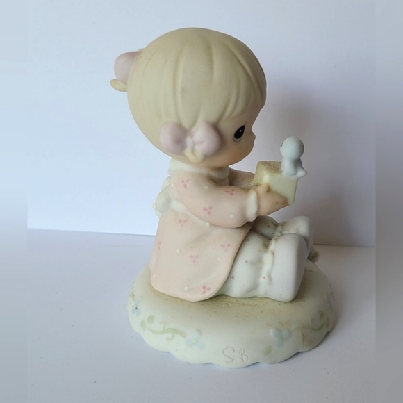 Vintage Precious Moments Growing in Grace Age 2 Collectible Porcelain Figurine - Picture 3 of 9
